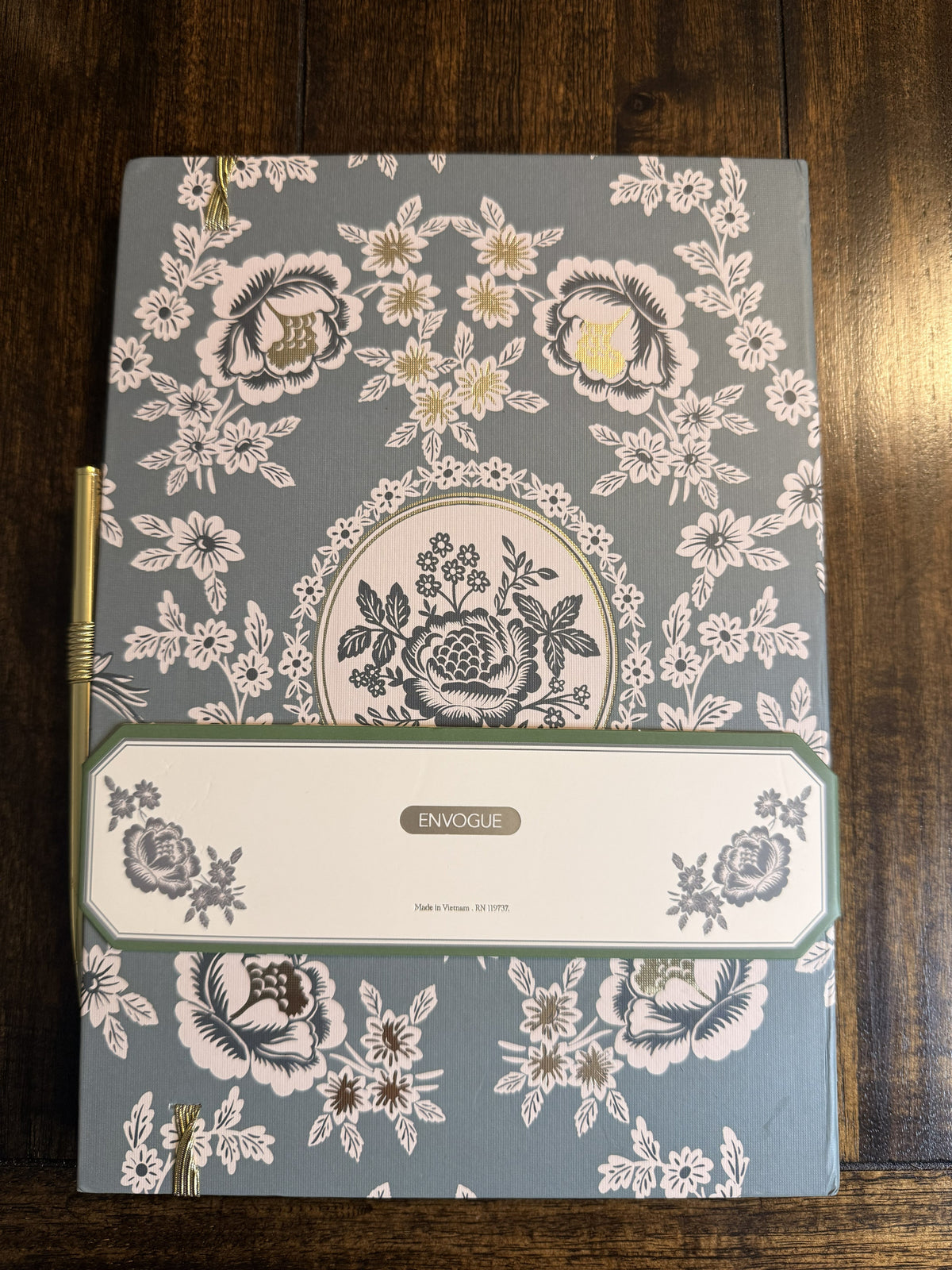Floral Hardcover Notebook with Gold Pen - packaging detail